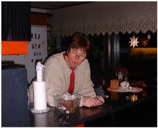 Farmor &auml;ter godis