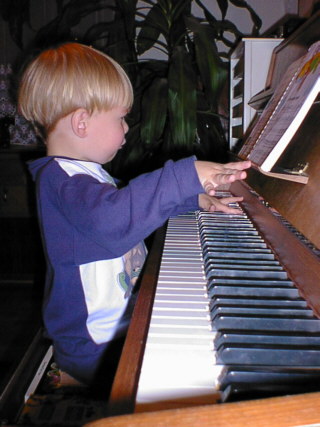 Spela piano