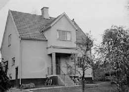 bjorkb27.jpg (7304 bytes)